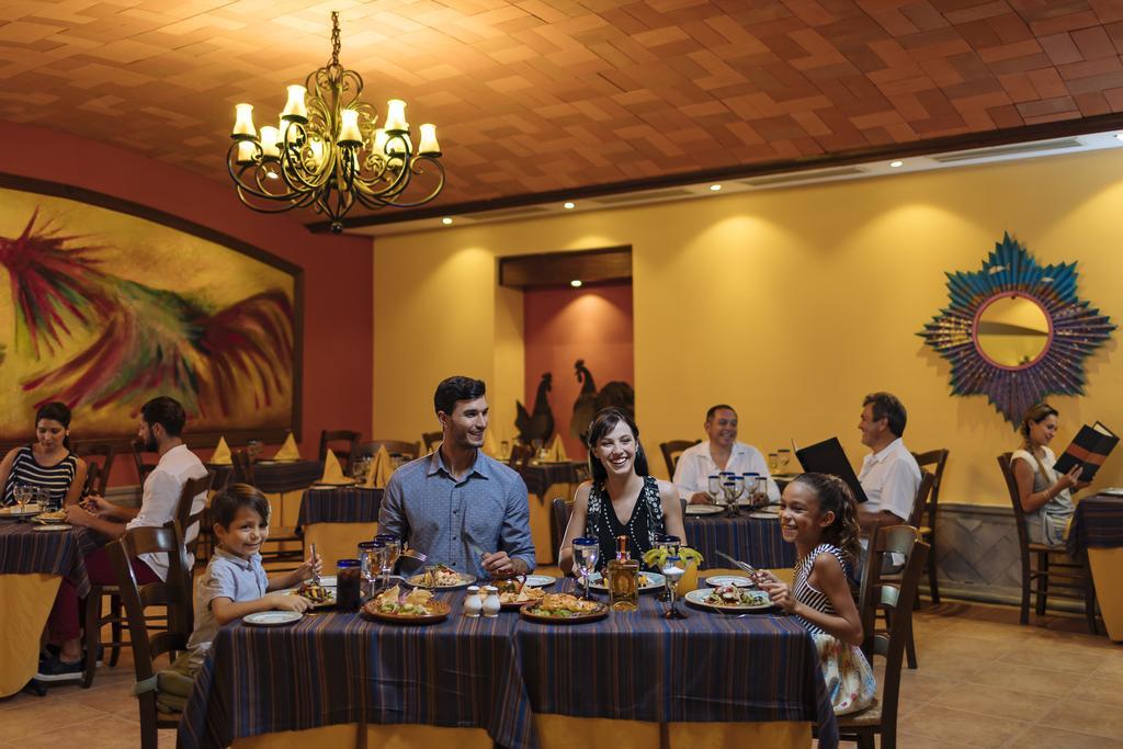 Occidental At Xcaret Destination Hotel Playa del Carmen Kültér fotó A restaurant at the resort