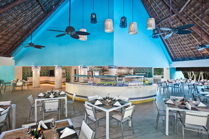 Occidental At Xcaret Destination Hotel Playa del Carmen Kültér fotó The buffet at the resort