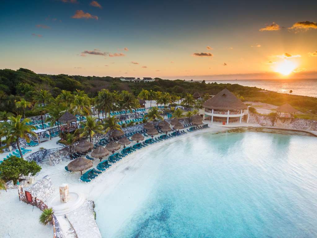 Occidental At Xcaret Destination Hotel Playa del Carmen Természet fotó Aerial view of the beach at the Hard Rock Hotel Cancun